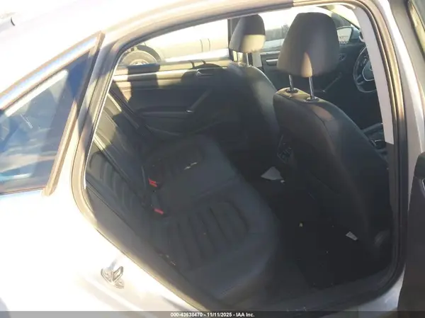1VWCT7A32HC041405 2017 VOLKSWAGEN PASSAT - Image 8