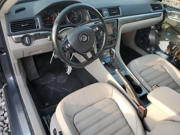 1VWCT7A32HC052808 2017 VOLKSWAGEN PASSAT - Image 8