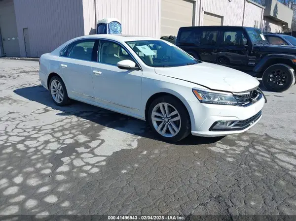 1VWCT7A32HC068510 2017 VOLKSWAGEN PASSAT - Image 1