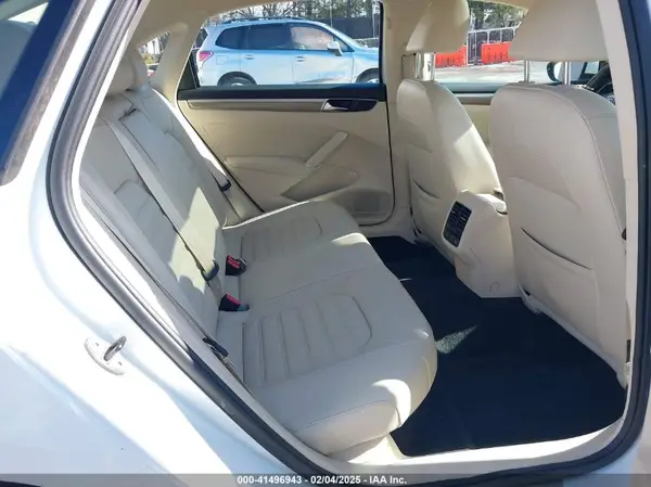 1VWCT7A32HC068510 2017 VOLKSWAGEN PASSAT - Image 8
