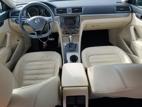 1VWCT7A32HC076946 2017 VOLKSWAGEN PASSAT - Image 8
