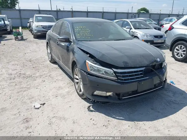1VWCT7A32HC081564 2017 VOLKSWAGEN PASSAT - Image 1