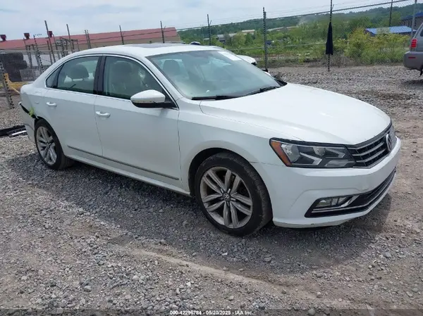1VWCT7A33GC065582 2016 VOLKSWAGEN PASSAT - Image 1