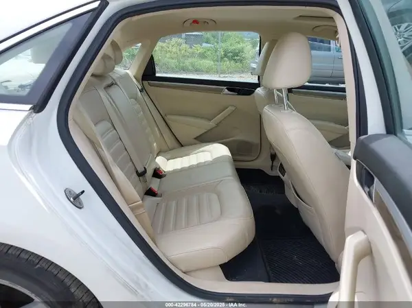 1VWCT7A33GC065582 2016 VOLKSWAGEN PASSAT - Image 8