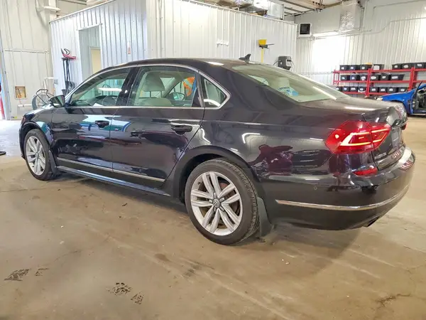 1VWCT7A33HC042045 2017 VOLKSWAGEN PASSAT - Image 2