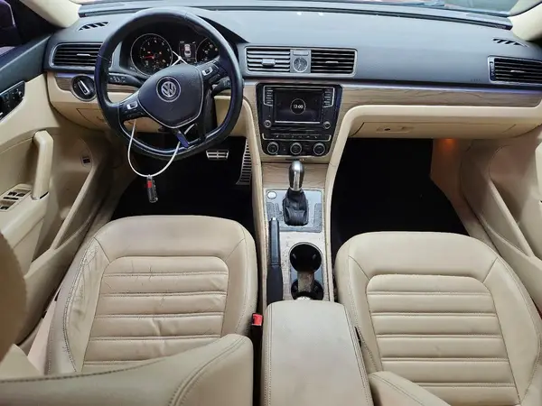 1VWCT7A33HC049576 2017 VOLKSWAGEN PASSAT - Image 8