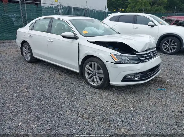 1VWCT7A33HC054597 2017 VOLKSWAGEN PASSAT - Image 1