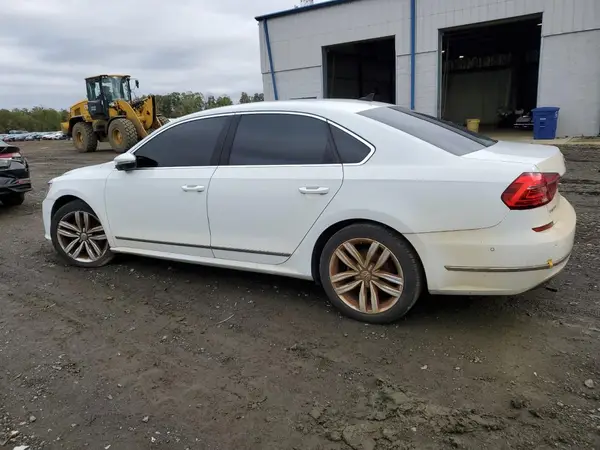 1VWCT7A33HC057841 2017 VOLKSWAGEN PASSAT - Image 2