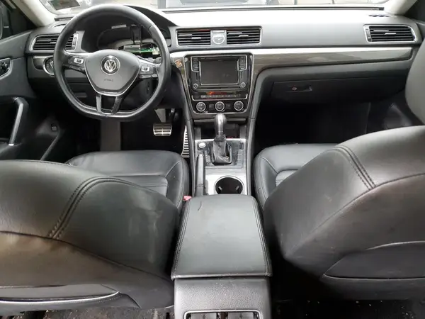 1VWCT7A33HC057841 2017 VOLKSWAGEN PASSAT - Image 8