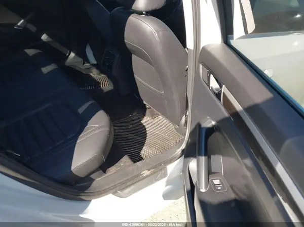 1VWCT7A33HC065552 2017 VOLKSWAGEN PASSAT - Image 8