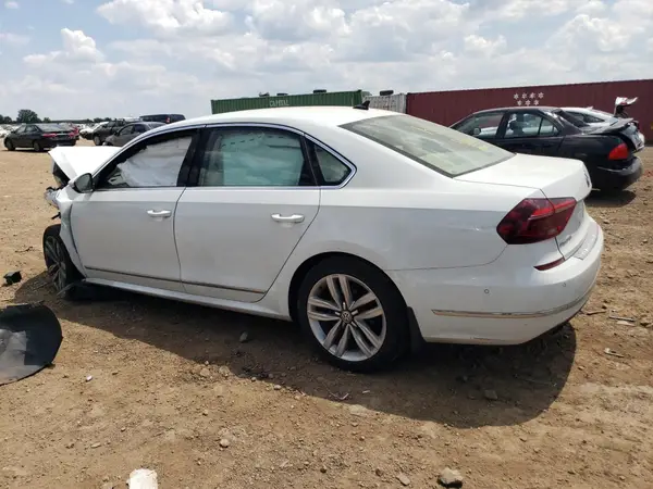 1VWCT7A33HC070654 2017 VOLKSWAGEN PASSAT - Image 2