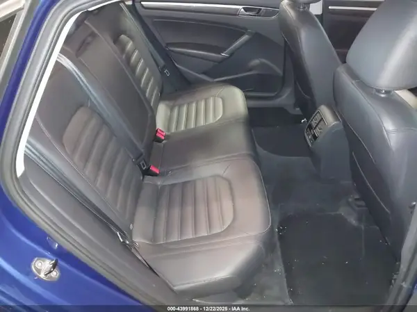 1VWCT7A33HC073036 2017 VOLKSWAGEN PASSAT - Image 8