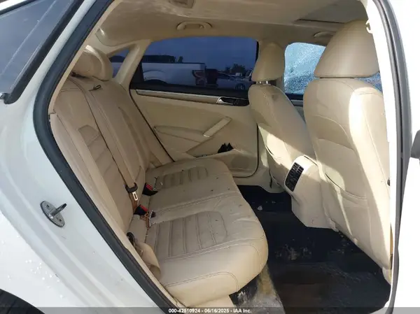 1VWCT7A33HC079645 2017 VOLKSWAGEN PASSAT - Image 8