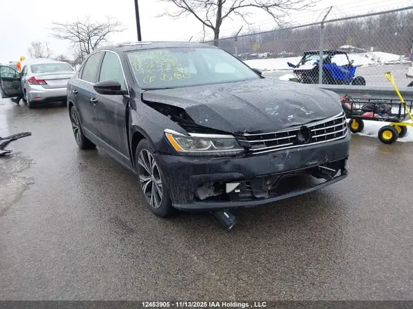 1VWCT7A34HC007384 2017 VOLKSWAGEN PASSAT - Image 1