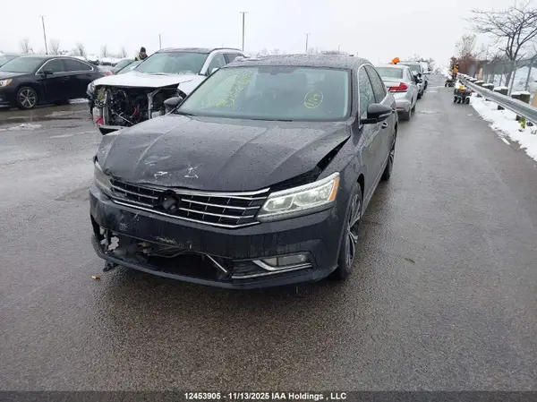 1VWCT7A34HC007384 2017 VOLKSWAGEN PASSAT - Image 2