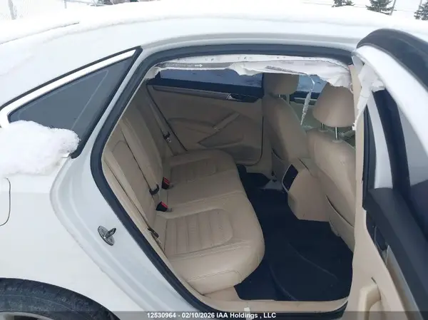 1VWCT7A34HC013721 2017 VOLKSWAGEN PASSAT - Image 8