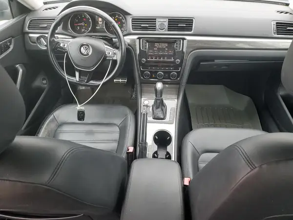 1VWCT7A34HC017963 2017 VOLKSWAGEN PASSAT - Image 8