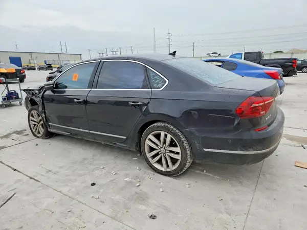 1VWCT7A34HC026551 2017 VOLKSWAGEN PASSAT - Image 2