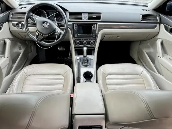 1VWCT7A34HC037775 2017 VOLKSWAGEN PASSAT - Image 8