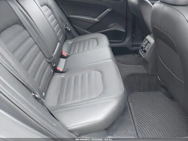 1VWCT7A34HC039008 2017 VOLKSWAGEN PASSAT - Image 8