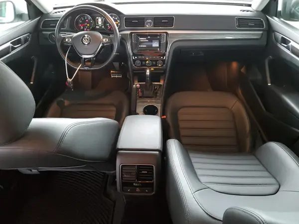 1VWCT7A34HC039140 2017 VOLKSWAGEN PASSAT - Image 8