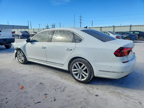 1VWCT7A34HC048484 2017 VOLKSWAGEN PASSAT - Image 2