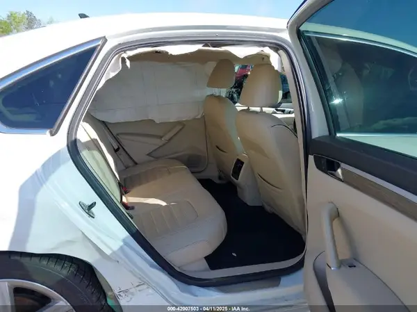 1VWCT7A34HC067858 2017 VOLKSWAGEN PASSAT - Image 8