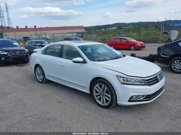 1VWCT7A34HC077189 2017 VOLKSWAGEN PASSAT - Image 1