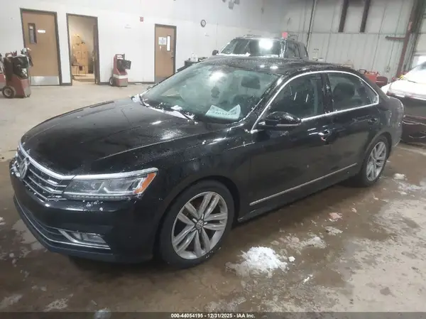 1VWCT7A35GC018439 2016 VOLKSWAGEN PASSAT - Image 2