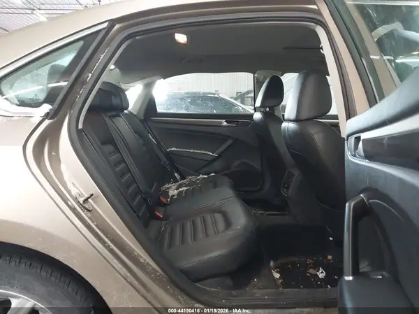 1VWCT7A35HC015378 2017 VOLKSWAGEN PASSAT - Image 8