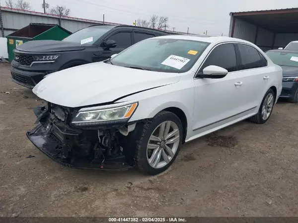 1VWCT7A35HC052902 2017 VOLKSWAGEN PASSAT - Image 2