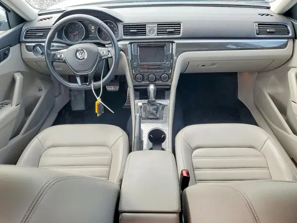 1VWCT7A35HC060904 2017 VOLKSWAGEN PASSAT - Image 8