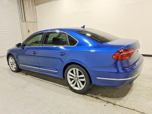 1VWCT7A36HC003305 2017 VOLKSWAGEN PASSAT - Image 2