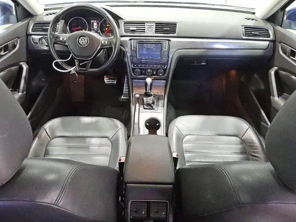 1VWCT7A36HC003305 2017 VOLKSWAGEN PASSAT - Image 8
