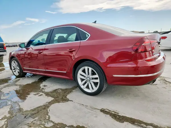 1VWCT7A36HC030794 2017 VOLKSWAGEN PASSAT - Image 2