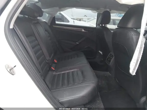 1VWCT7A36HC050267 2017 VOLKSWAGEN PASSAT - Image 8