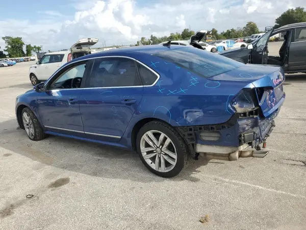 1VWCT7A36HC076139 2017 VOLKSWAGEN PASSAT - Image 2