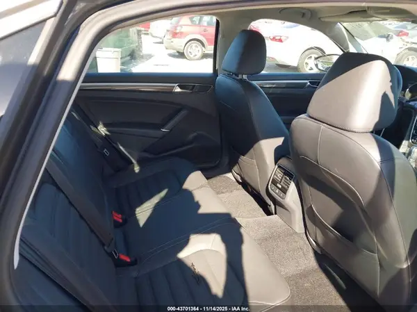 1VWCT7A36HC083267 2017 VOLKSWAGEN PASSAT - Image 8