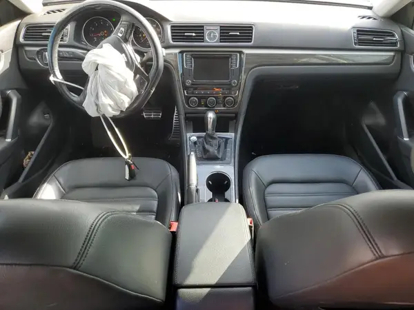 1VWCT7A36HC084628 2017 VOLKSWAGEN PASSAT - Image 8