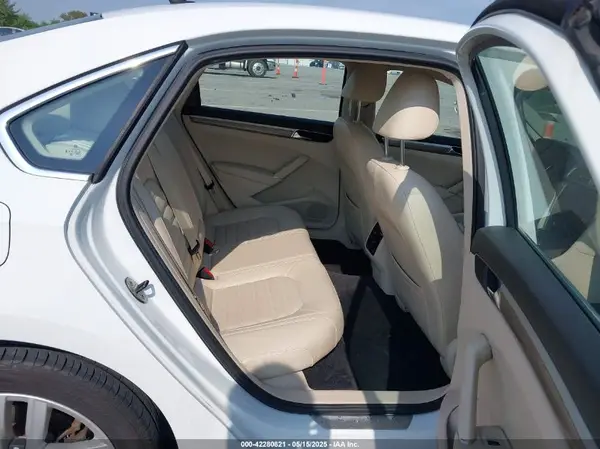 1VWCT7A37GC066119 2016 VOLKSWAGEN PASSAT - Image 8