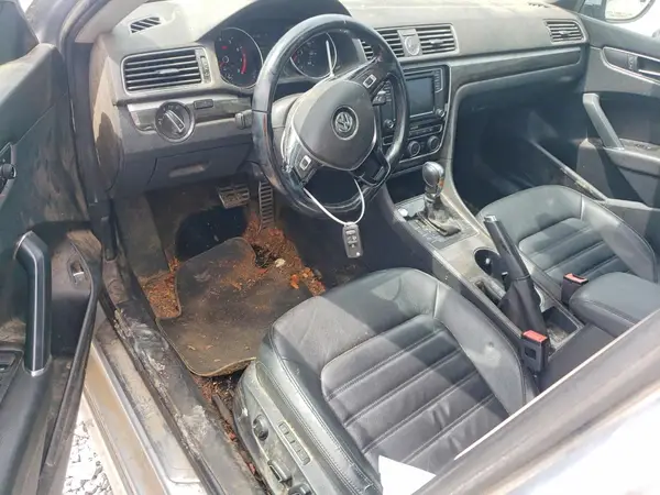 1VWCT7A37HC002972 2017 VOLKSWAGEN PASSAT - Image 8
