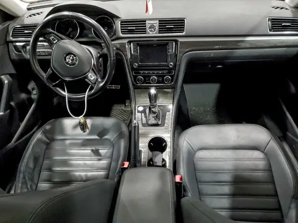 1VWCT7A37HC027757 2017 VOLKSWAGEN PASSAT - Image 8