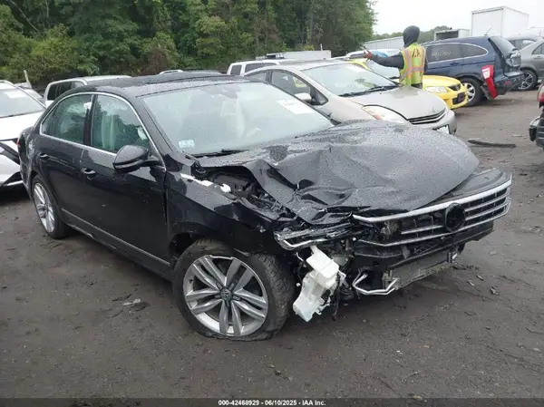 1VWCT7A37HC039925 2017 VOLKSWAGEN PASSAT - Image 1