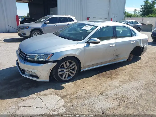 1VWCT7A37HC045613 2017 VOLKSWAGEN PASSAT - Image 2