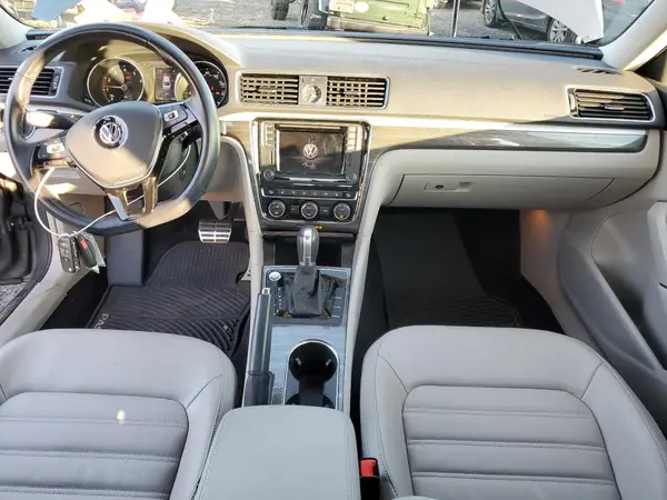 1VWCT7A37HC055283 2017 VOLKSWAGEN PASSAT - Image 8