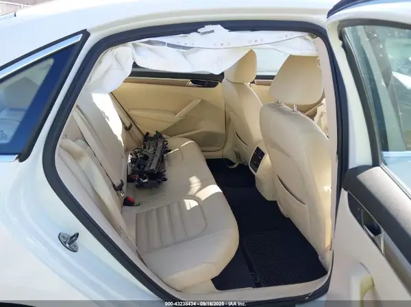 1VWCT7A37HC058636 2017 VOLKSWAGEN PASSAT - Image 8