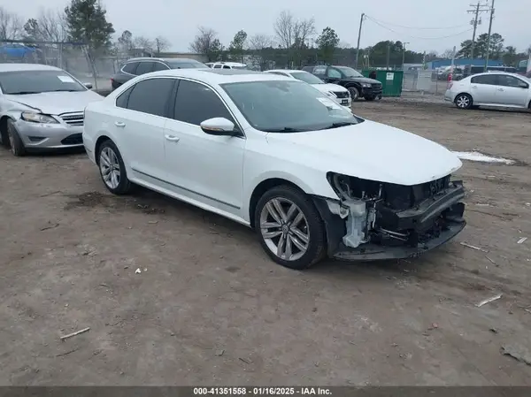 1VWCT7A37HC062167 2017 VOLKSWAGEN PASSAT - Image 1