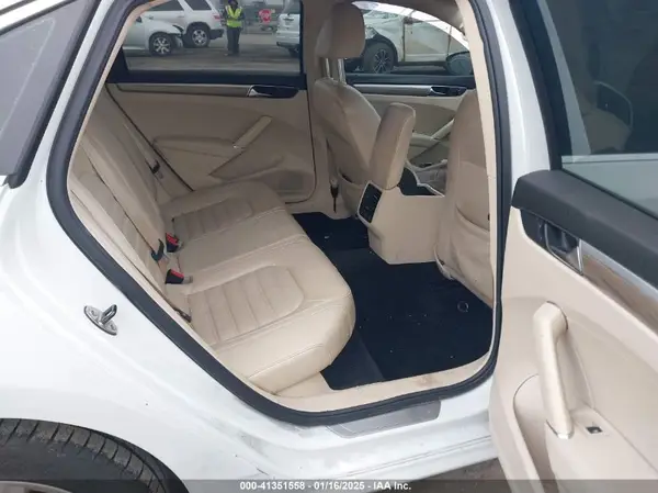 1VWCT7A37HC062167 2017 VOLKSWAGEN PASSAT - Image 8