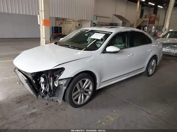 1VWCT7A37HC074707 2017 VOLKSWAGEN PASSAT - Image 2