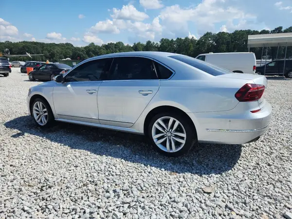 1VWCT7A38HC032434 2017 VOLKSWAGEN PASSAT - Image 2